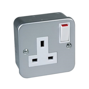 CED METAL CLAD 1 GANG SINGLE SOCKET 13A
